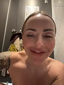 Stripchat Live Porn of EmaSalis