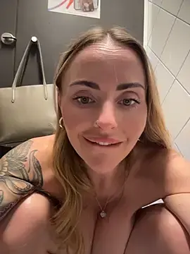 Stripchat Adult Webcams of EmaSalis