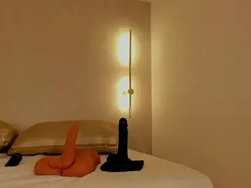 Stripchat Free Porn Cam of serena_foxx_