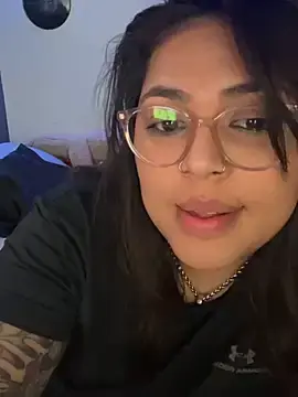 Stripchat Sex Cam of miacanela_xo