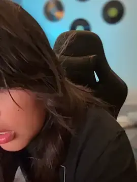 Stripchat Live Sex Cam of miacanela_xo