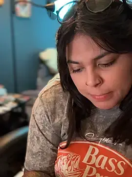 Stripchat Sex Cam of miacanela_xo