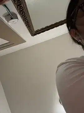 Stripchat Live Sex Cam of miacanela_xo