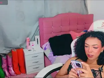 Stripchat Sex Cam of Tanedra_collings