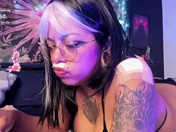 Stripchat Sex Cam of Layra_66