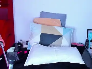 Stripchat Free Porn Cam of Bigasshott_