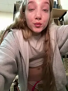 Stripchat Free Porn Cam of bambi_lu