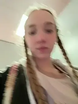 Stripchat Free Porn Cam of bambi_lu