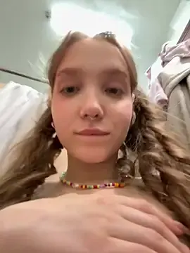 Stripchat Free Porn Cam of bambi_lu