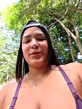 Stripchat Free Porn Cam of camiysebas21