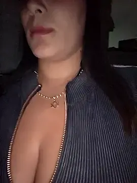 Stripchat Free Porn Cam of camiysebas21