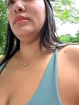 Stripchat Live Sex Cam of camiysebas21