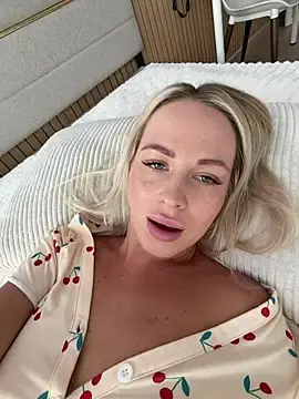 Stripchat Watch Live Sex Cams of streetdoll