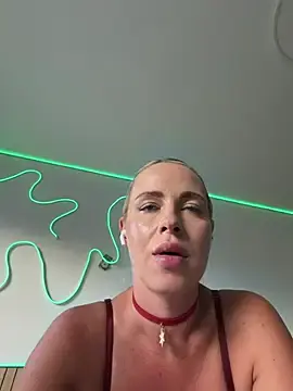 Stripchat Sex Cam of streetdoll