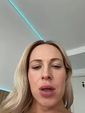 Stripchat Live Sex of streetdoll