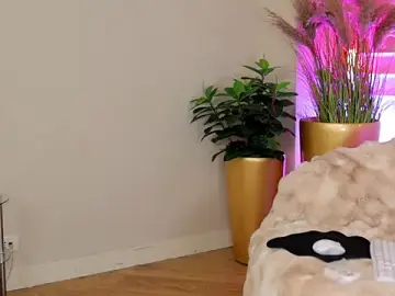 Stripchat Sex Cam of Anais_Bloom