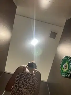 Stripchat Free Porn Cam of lean_lie8