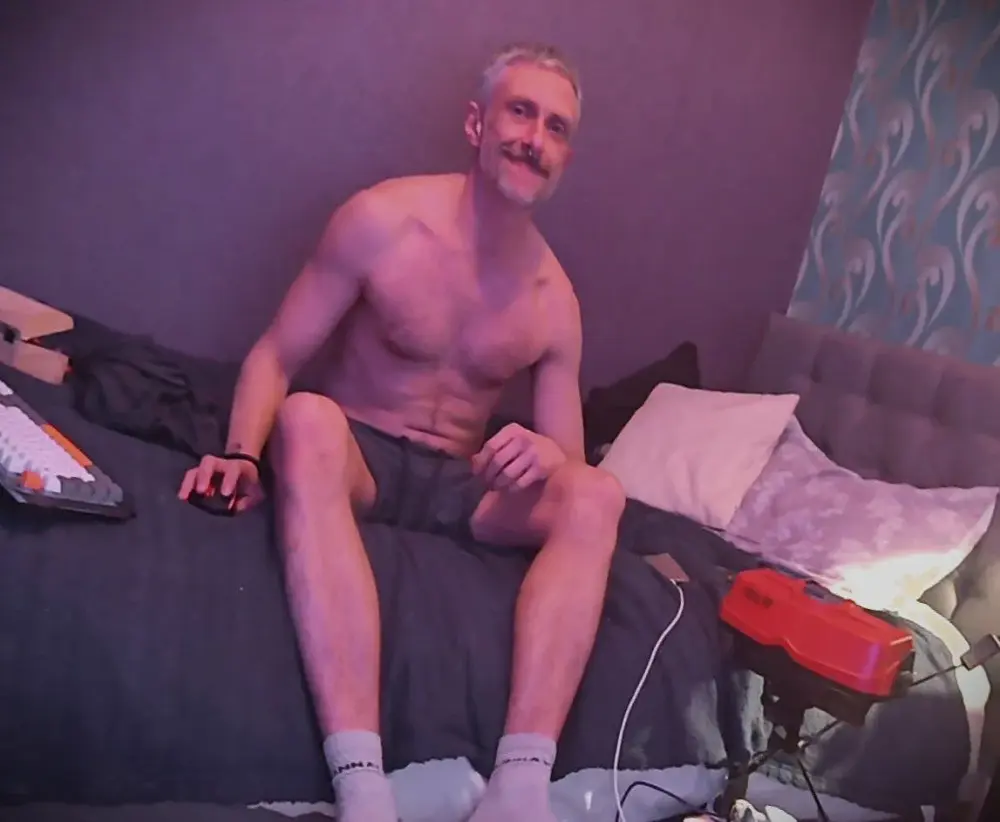your-new-hoT-uncle