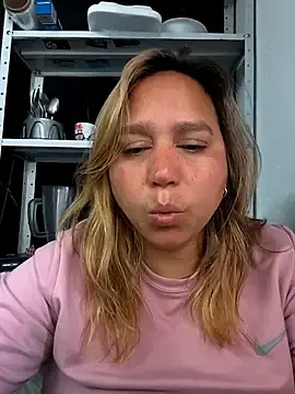 Stripchat Best Webcam of LauraReeves