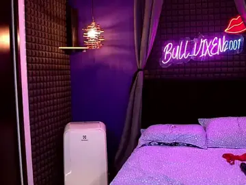 Stripchat Free Porn Cam of bull_vixen2001