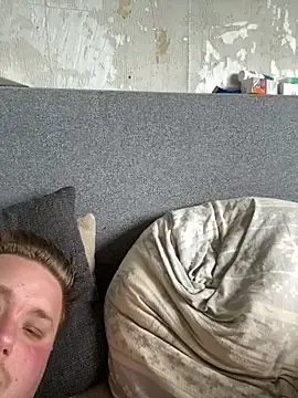 Stripchat Free Porn Cam of CurvyPaar2