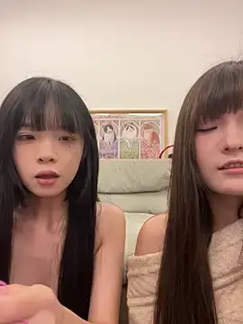 Stripchat Live Sex Cam of qiqi_x