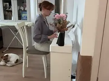 Stripchat Live Sex Cam of Amy_Bronson