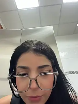 Stripchat Live Sex Cam of ArieliciousXXX