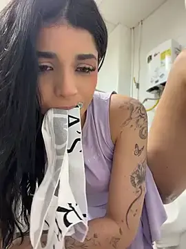 Stripchat Live Sex Cam of ArieliciousXXX