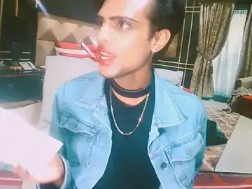Stripchat Live Sex Cam of IndianLipstickLuna
