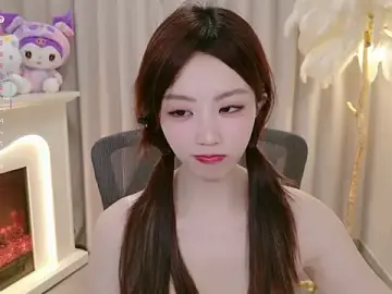 Stripchat Live Sex of youmibaby11