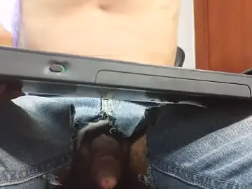 Stripchat Free Porn Cam of HomeAloneK