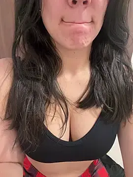 Stripchat Free Porn Cam of mahia_queen
