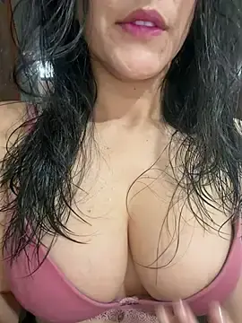 Stripchat Live Sex Cam of mahia_queen