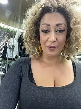 Stripchat Sex Cam of Katti_Barrera