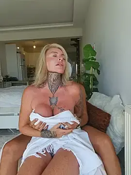 Stripchat Best Webcam of MommyBlairVIP