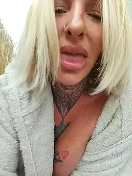 Stripchat Best Webcam of TravelMommyBlair