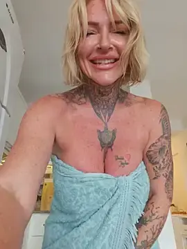 Stripchat Nude Webcam of TravelMommyBlair