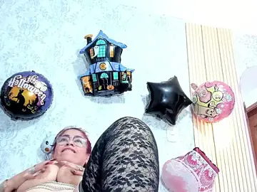 Stripchat Live Sex Cam of kendraalee