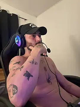 Stripchat Free Porn Cam of Aaron_hyuga