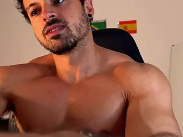 Stripchat Best live sex cam show of Lucasfit24