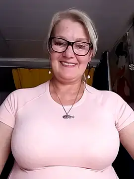 Stripchat Live Sex Cam of irinamaux