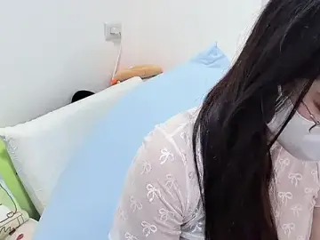 Stripchat Live Sex Cam of LHeart