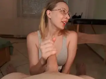 Stripchat Sex Cam of foxeslovefoxes