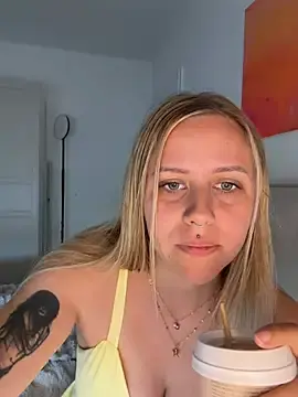 Stripchat Nude Webcam of lunawolf21