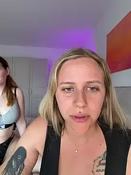 Stripchat Live Sex of lunawolf21