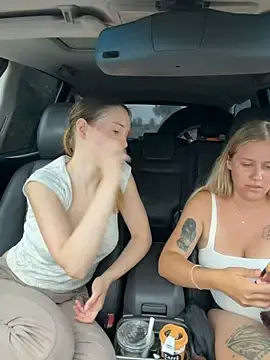 Stripchat Free Live Porn of lunawolf21