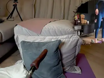 Stripchat Watch Live Sex Cams of Miss69Ri99