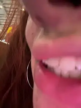 Stripchat Adult Webcam of ariiel_
