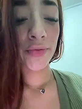 Stripchat Watch Live Sex Cams of ariiel_